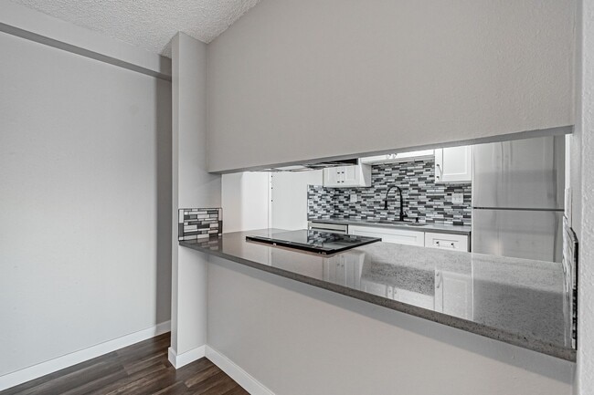 Building Photo - 2BD, 1BA Remodeled Westminster Condo. One Parking Spot. Washer/ Dryer Included.