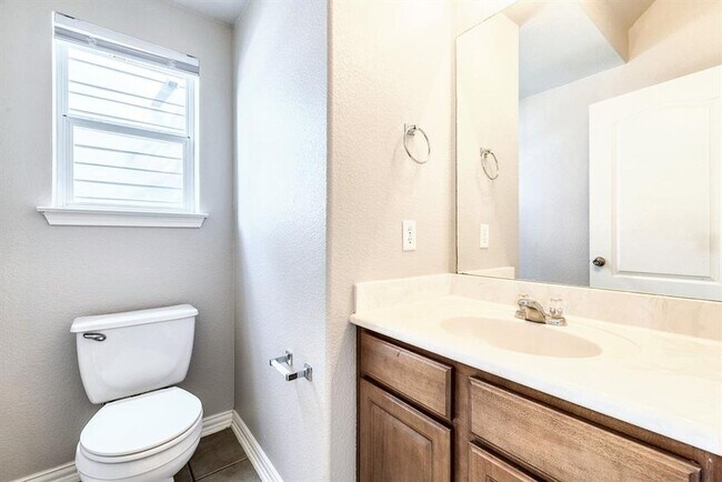 Building Photo - 595 McGarity-
