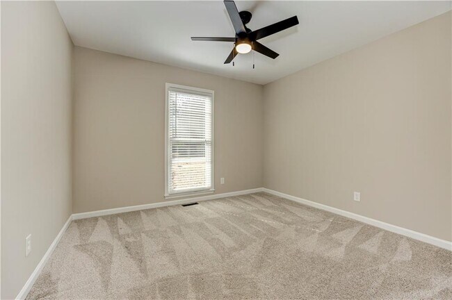 Building Photo - 637 Wedgewood Dr