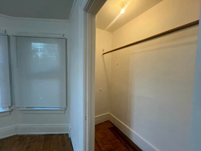 Building Photo - 1253 N 34th St