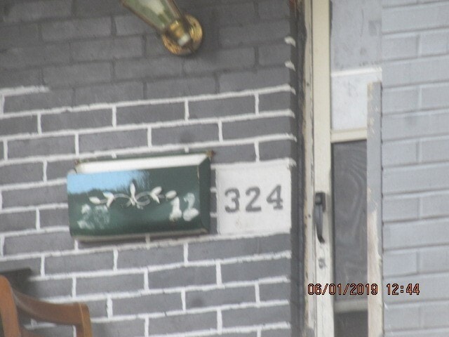Building Photo - 324 Moore Ave