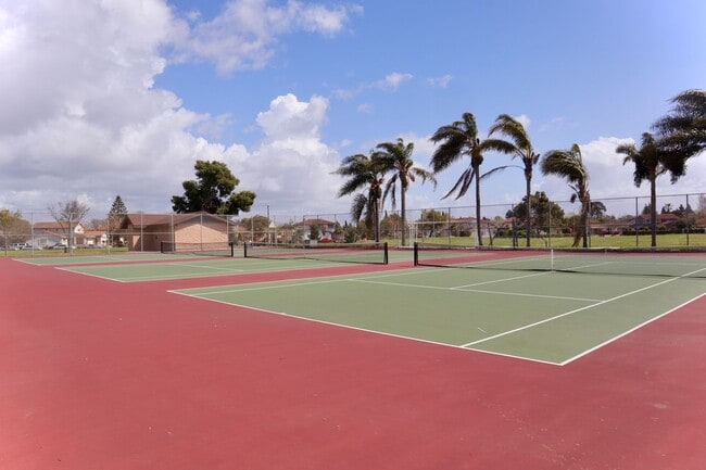 Building Photo - Wonderful 4 Bedroom Home in Fremont – Beautiful Backyard!