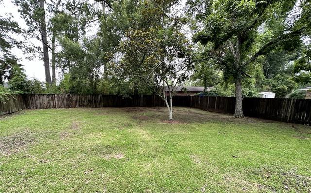 Building Photo - 105 Rosewood Cir
