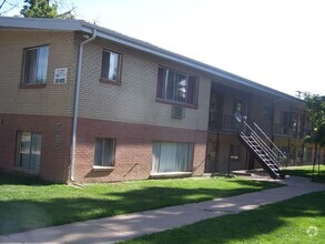 Building Photo - LE2012