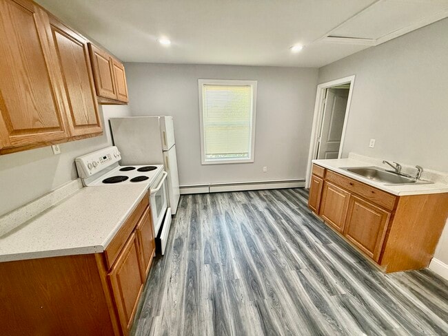 Building Photo - 44 Haddam St