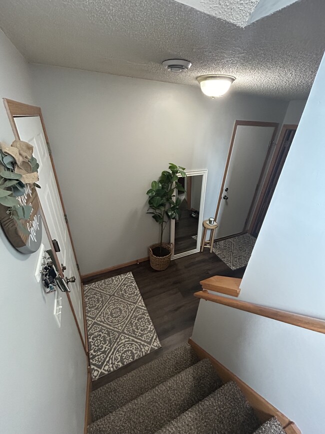 Entryway with LVP flooring - 6382 207th Street North