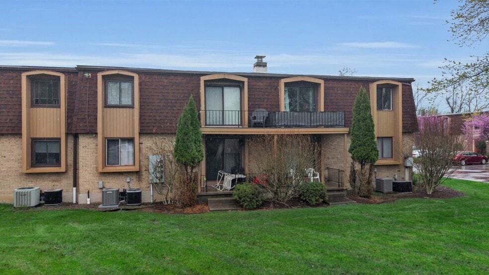 Building Photo - 225 Charter Oaks Dr
