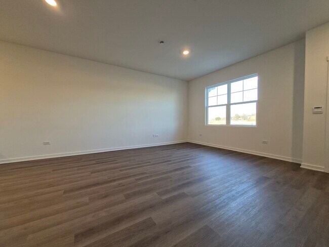 Building Photo - 2268 Barbera Dr