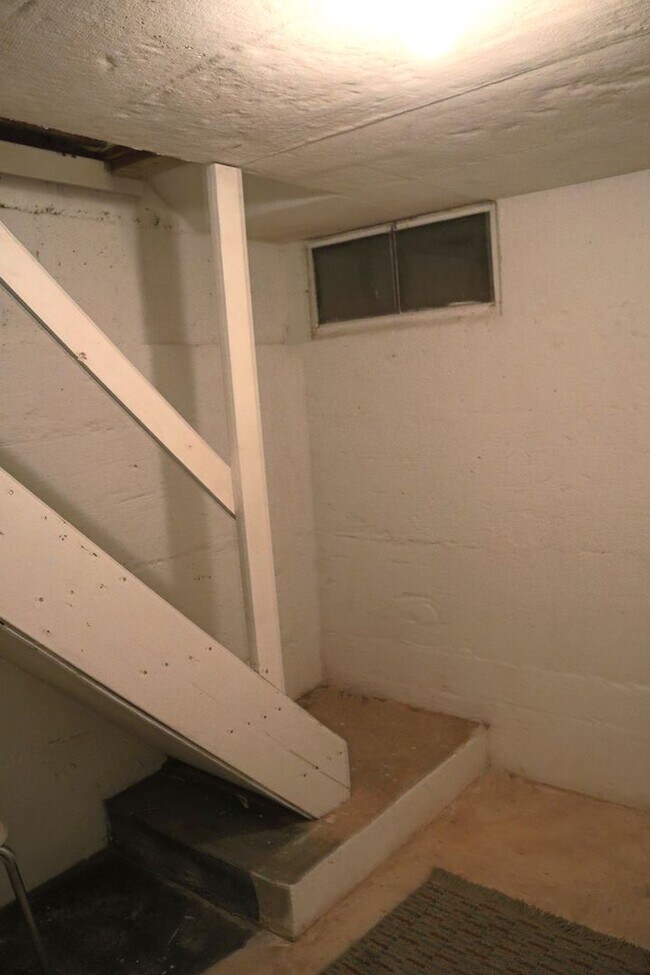 Building Photo - Cute and Clean 2 bedroom near SWOSU