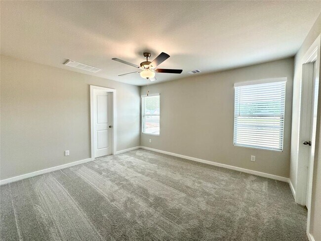 Building Photo - 12198 Ridge Top Dr