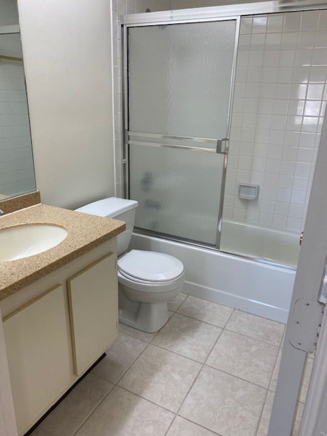 Building Photo - 2 Bedroom 2 Bathroom 2nd floor condo in Cross Creek Golf Community