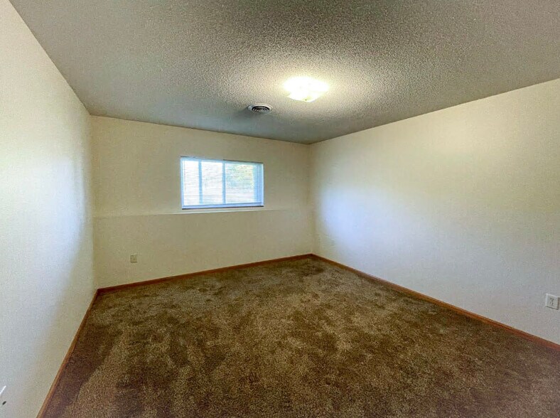 Building Photo - 320 Scheidler Rd