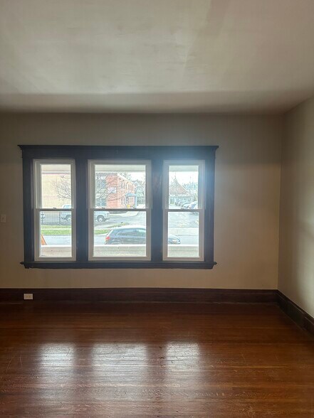 Building Photo - 31 Harvard Pl