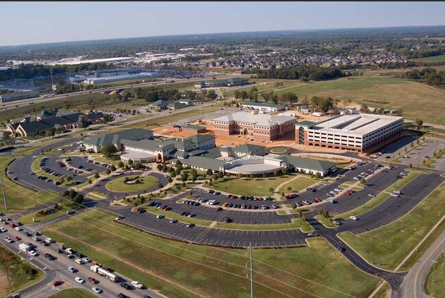 Building Photo - 4577 SW Regional Airport Blvd