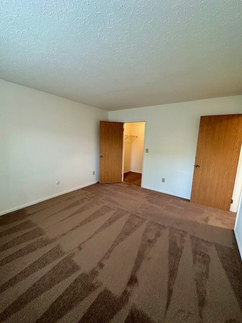 Building Photo - 2205 Hedgerow Road