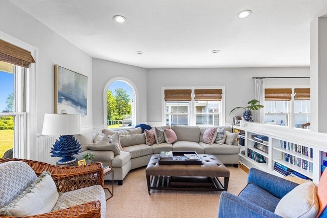 Building Photo - 15 Sheldon Rd