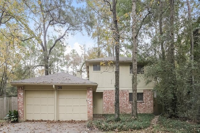 Primary Photo - 36 W Bigelow Oak Ct