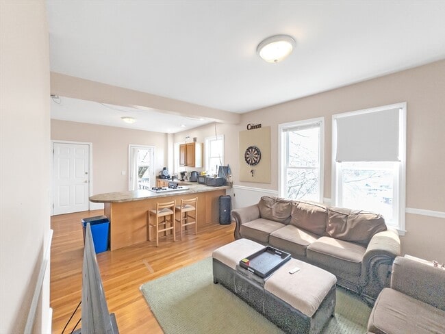 Building Photo - 32 Fisher Ave