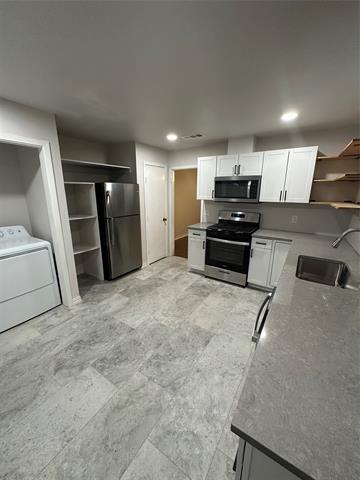 Building Photo - 2322 Meadow Ln