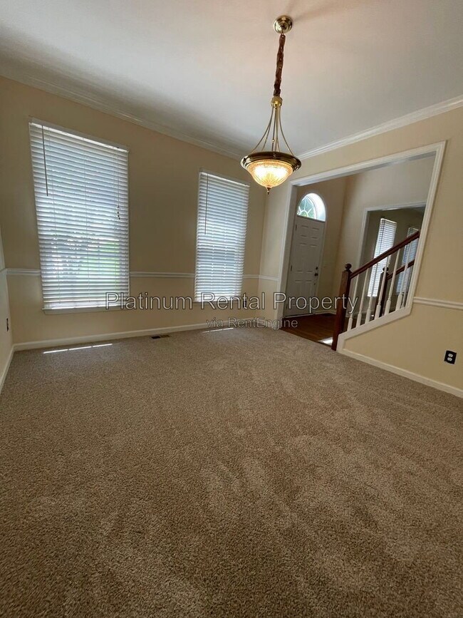 Building Photo - 7115 Red Fox Ln