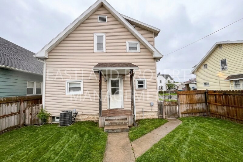 Building Photo - 1966 Burr St