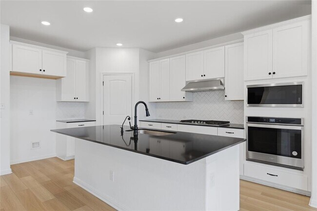 Building Photo - 12900 Cerro Castellan Trace