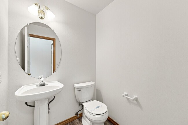 Building Photo - Spacious 3 Bedroom Home in East Vancouver – Great Location Near Harmony & Union Schools