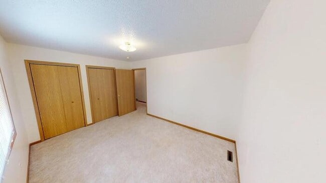 Building Photo - 306 S 13th St