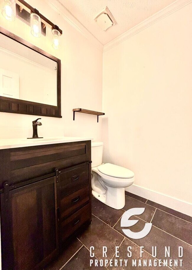 Building Photo - $350 OFF YOUR 1ST FULL MONTHS RENT! 4 Bed,...