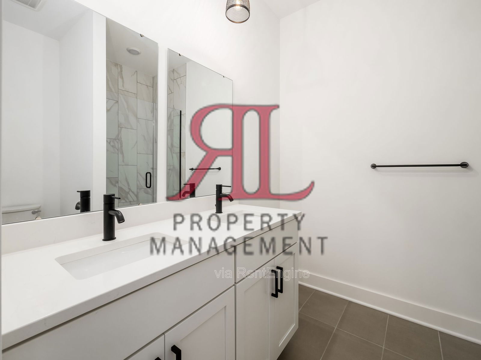 Building Photo - 1096 Oak St