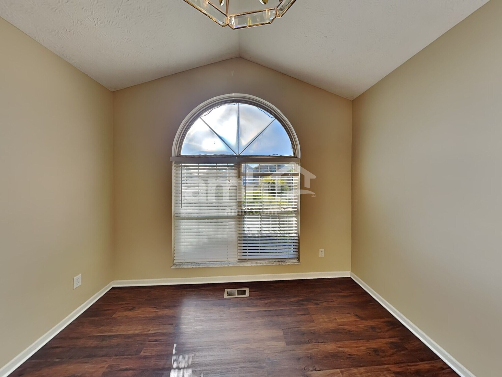 Building Photo - 5444 Winchester Cathedral Dr
