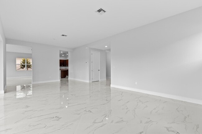 Building Photo - 15054 Wildwood Cir