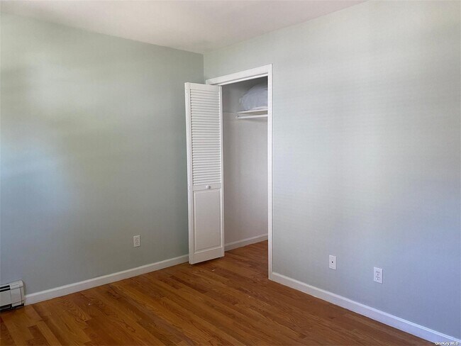 Building Photo - 246 Fair Harbor Dr