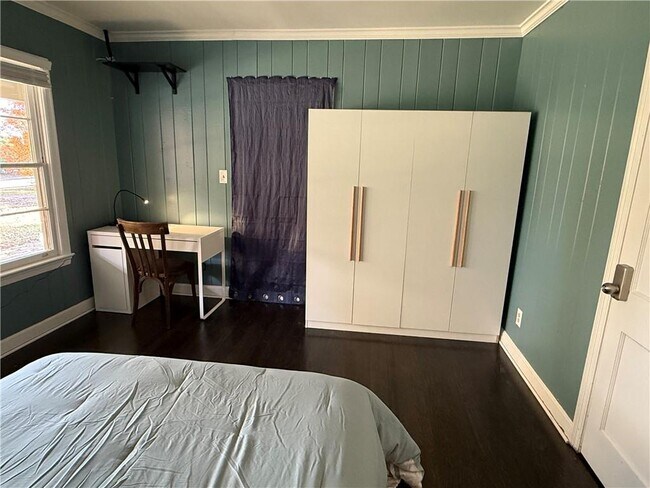 Building Photo - 1140 Goodwin Pl NE