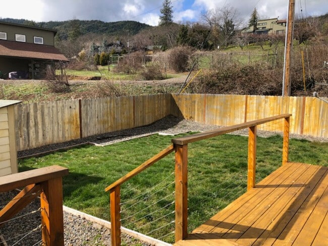 Building Photo - 6748 OR-66