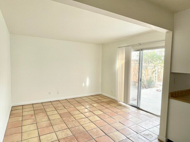 Building Photo - 53910 Avenida Herrera