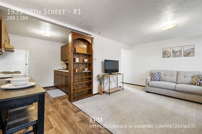 Building Photo - 2 BEDROOM | 1 BATH | MAIN LEVEL APARTMENT ...