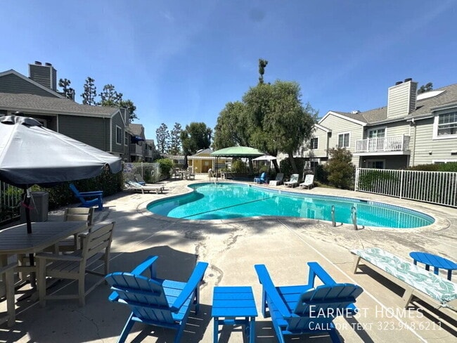 Building Photo - 6628 N Clybourn Ave