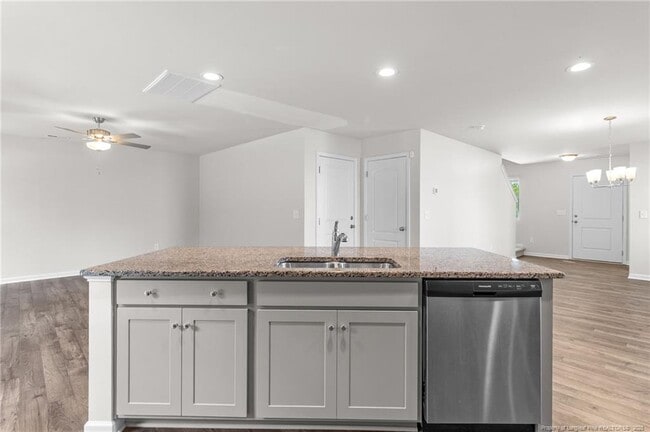 Building Photo - 129 Chinook Ln