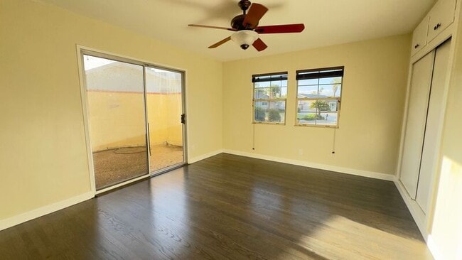 Building Photo - 403 S Lupin Ln