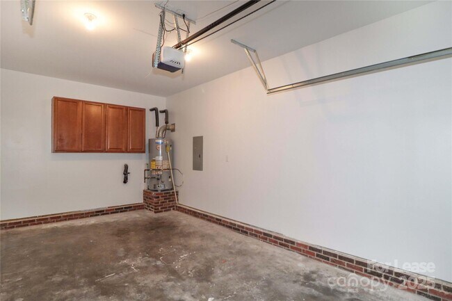 Building Photo - 915 Harbour View Cove NE