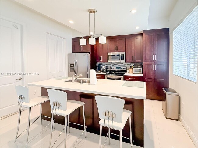 Building Photo - 17931 SW 152nd Ave