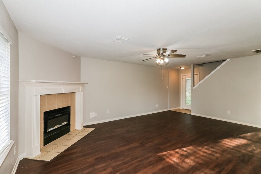 Building Photo - 3315 Maymist Dr