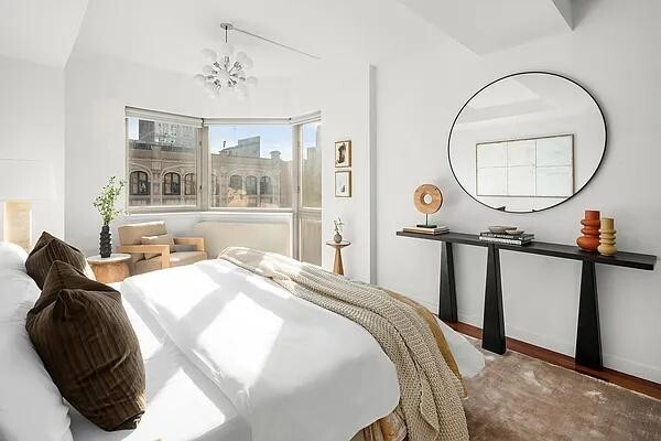 Building Photo - 121 E 23rd St