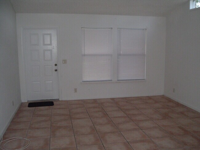 Building Photo - Sugar Pond Manor