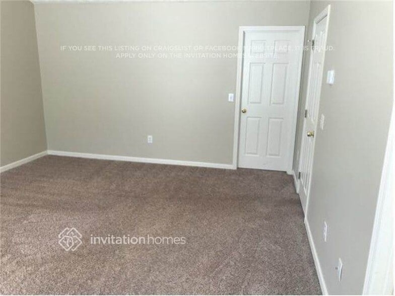 Building Photo - 220 Lake Valley Dr SW