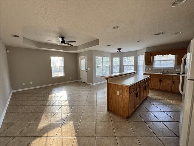 Building Photo - 104 Windridge Dr