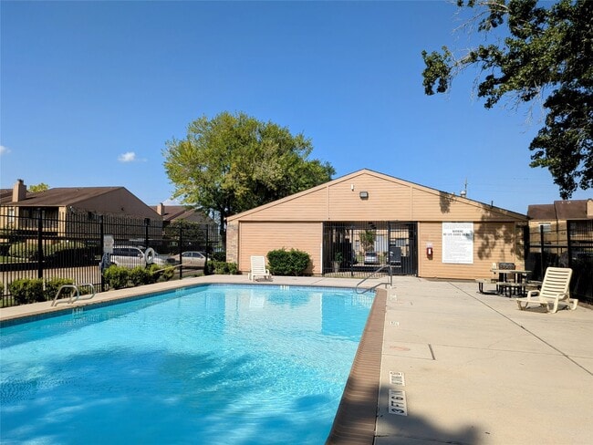 Building Photo - 10555 Turtlewood Ct