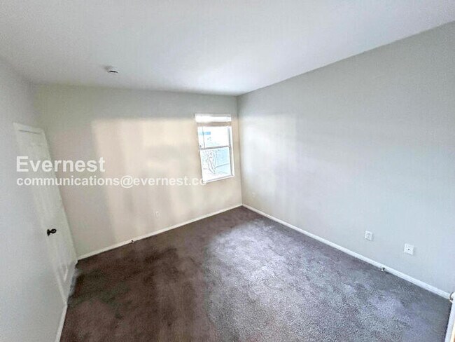 Building Photo - 6955 N Durango Dr