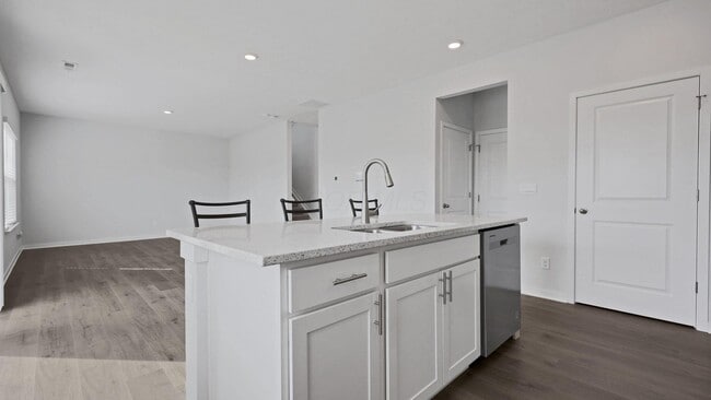 Building Photo - 858 Sunny Vale Dr